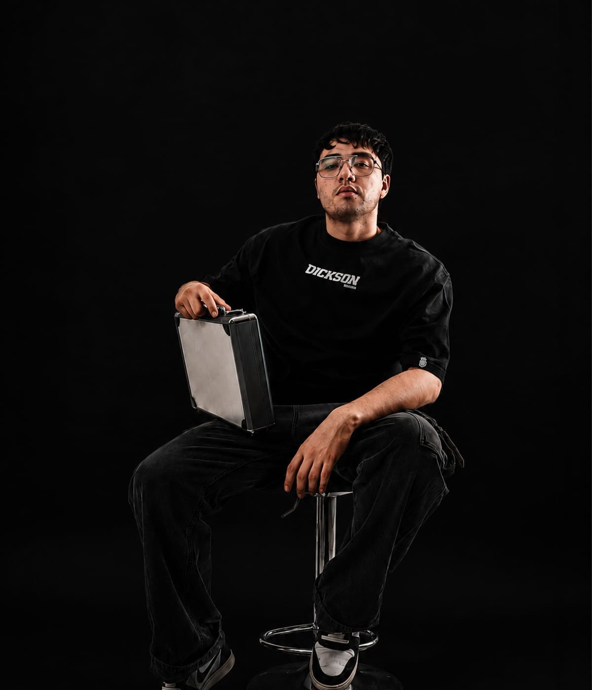 ANGELITO G — entidad desclasificada por Dickson Records